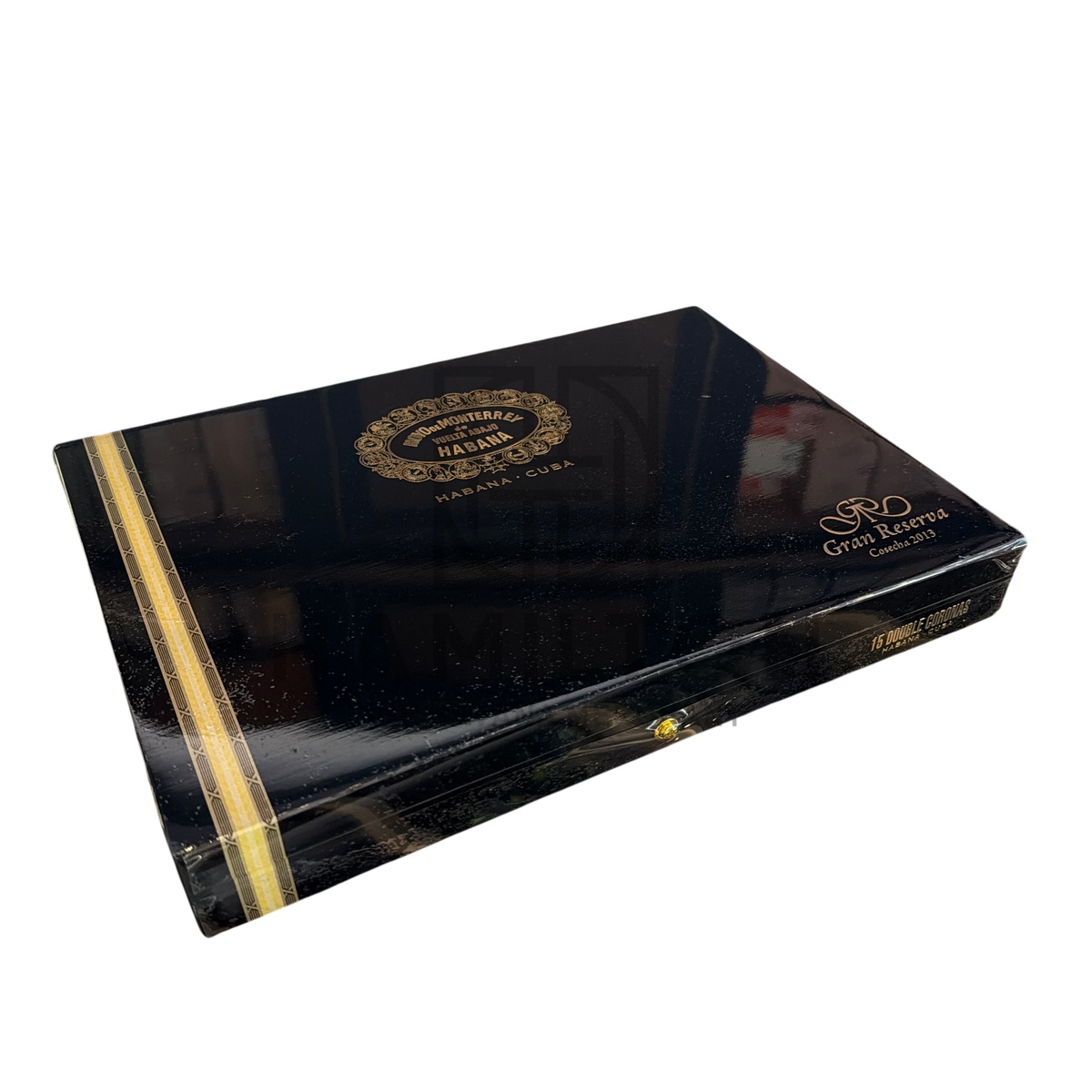 HAMILTON Hoyo de Monterrey Double Coronas Gran Reserva 2013 cigar box in a glass display case