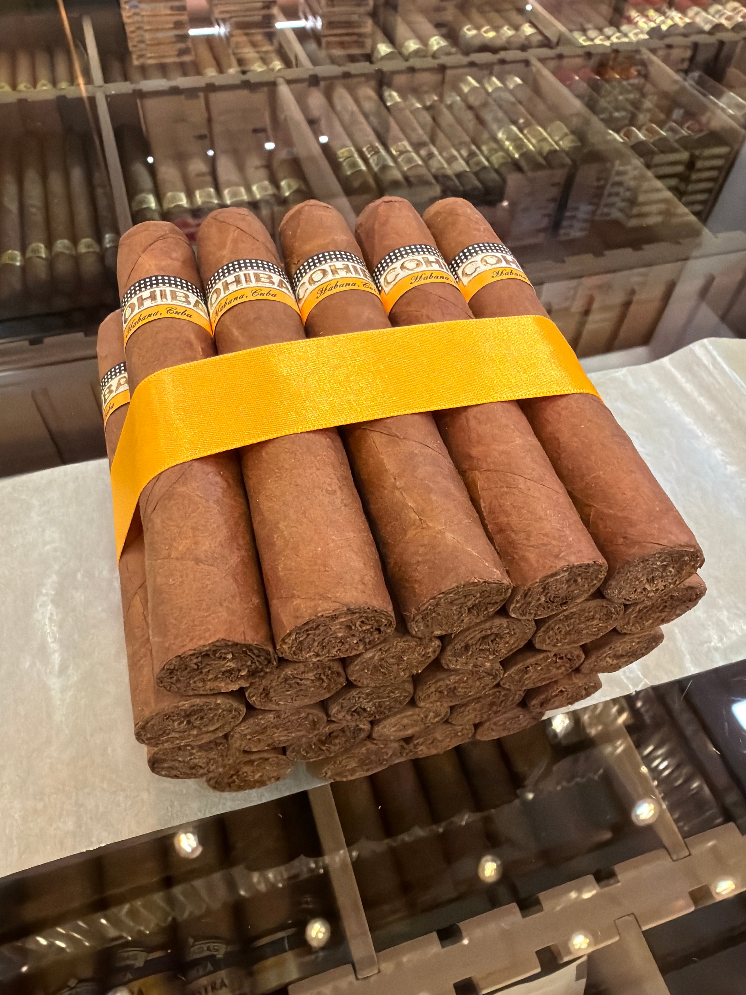 COHIBA Robustos 25s ~ 2008
