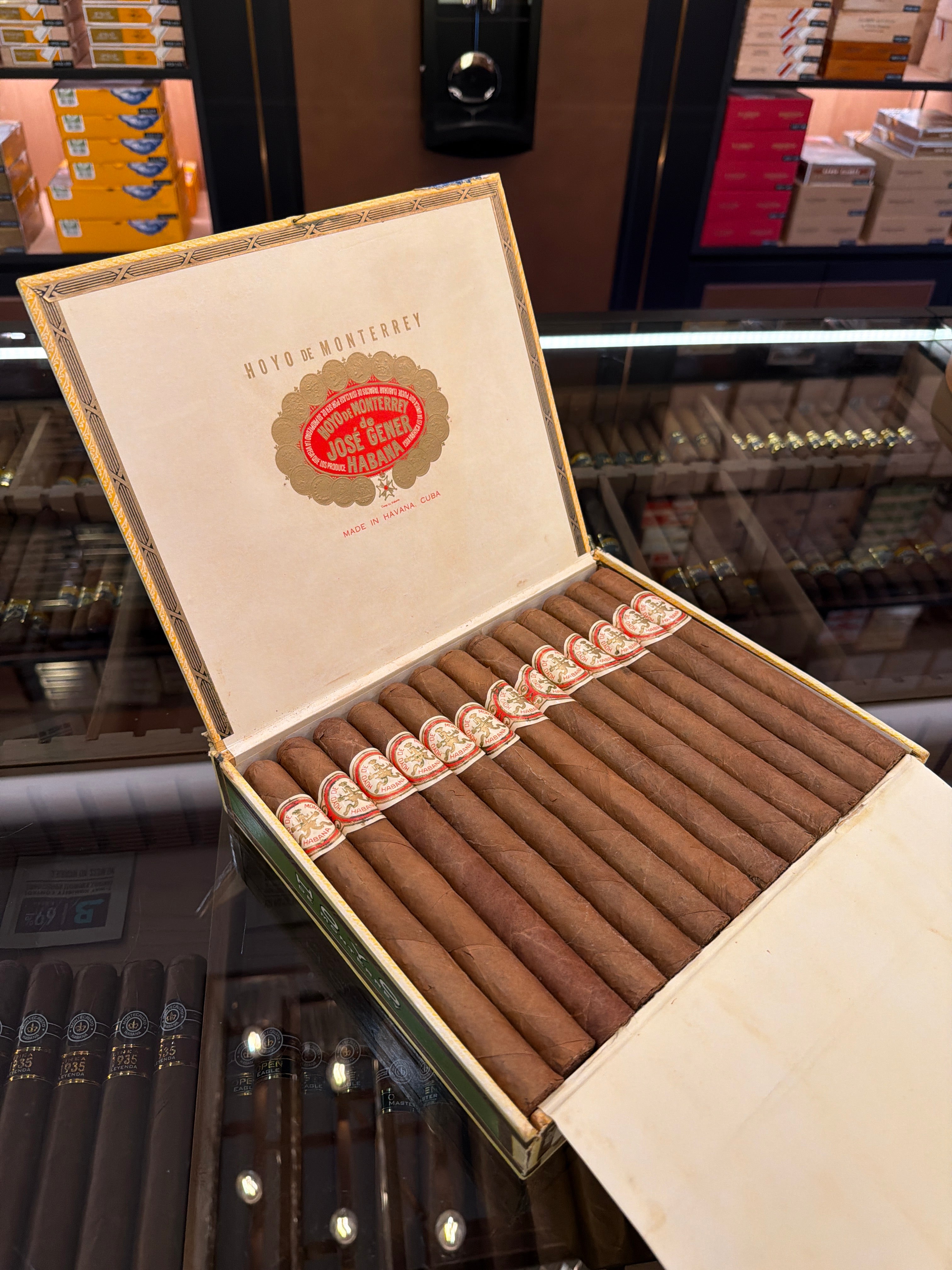 HOYO DE MONTERREY Double Coronas 25s ~ 2001
