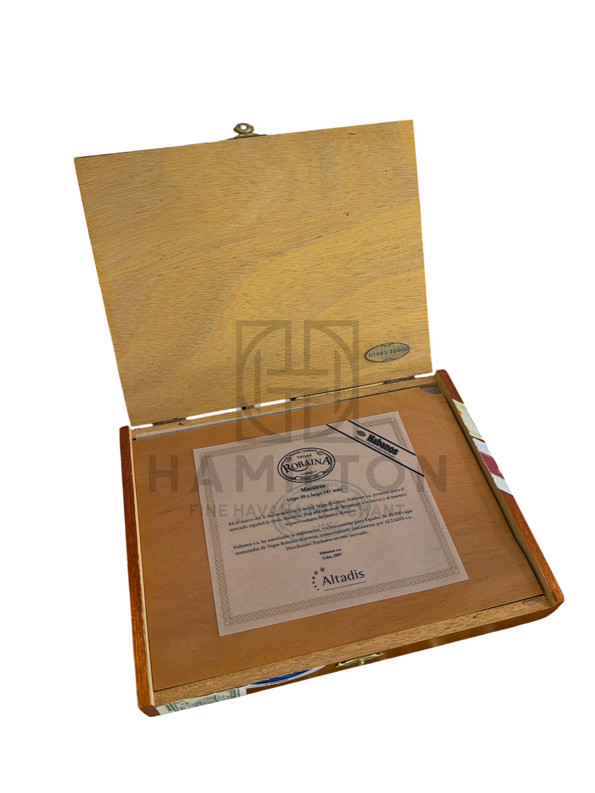HAMILTON Vegas Robaina Maestros 2007 cigar box with open wooden lid and official Habanos certification label