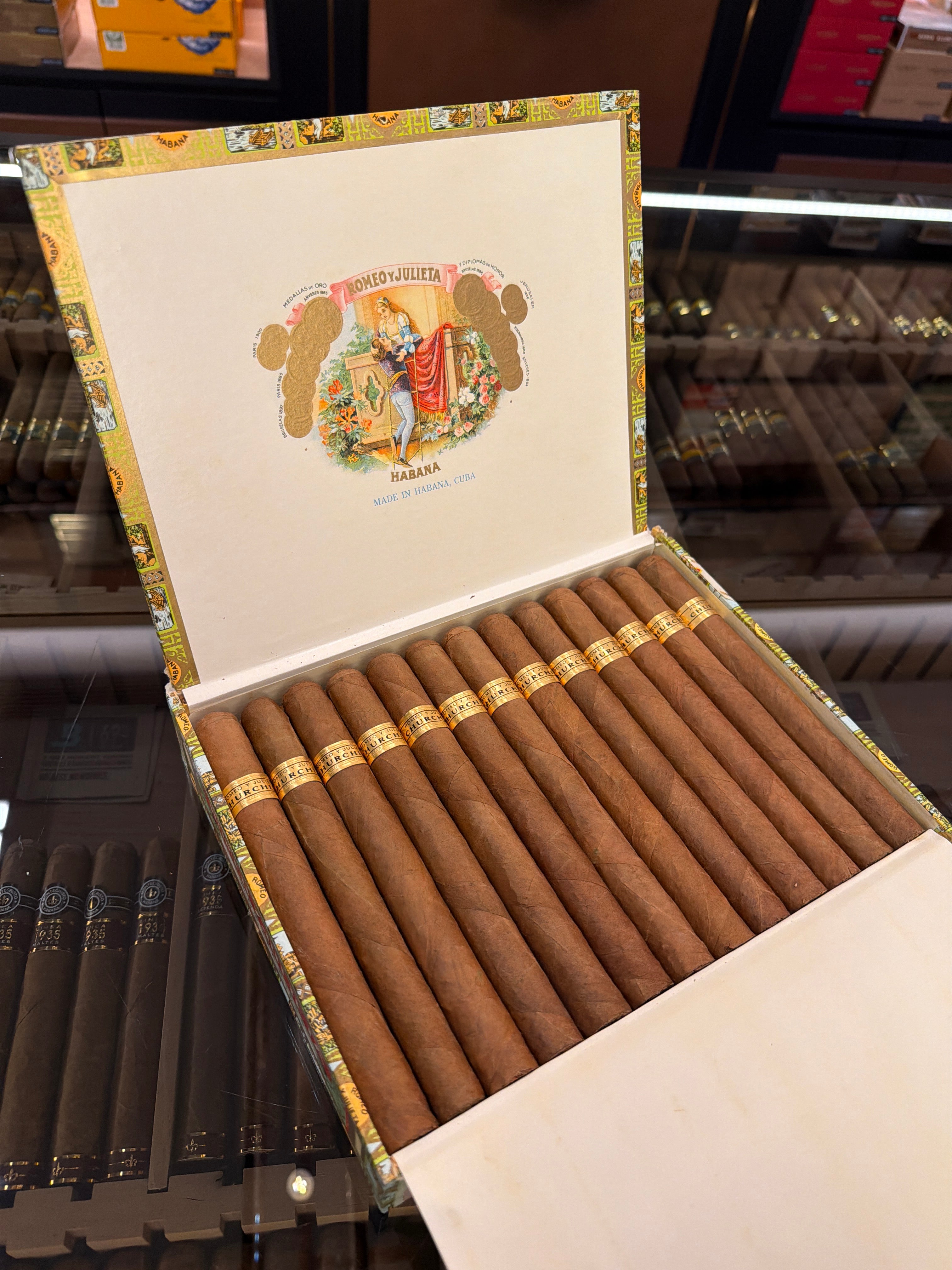 ROMEO Y JULIETA Churchills 25s ~ 2006