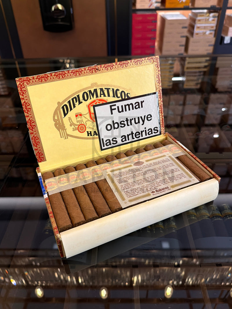 HAMILTON Diplomaticos No.5 2002 vintage cigar box with 25 premium hand-rolled cigars in a glass display case
