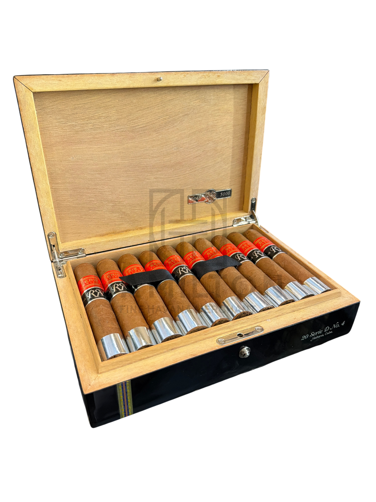 HAMILTON Partagas 20s Serie D No.4 Reserva Cosecha 2000 cigars in a black lacquered wooden presentation box