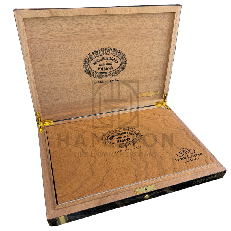 HAMILTON Hoyo de Monterrey Double Coronas Gran Reserva Cosecha 2013 cigar box with open wooden lid in a humidor
