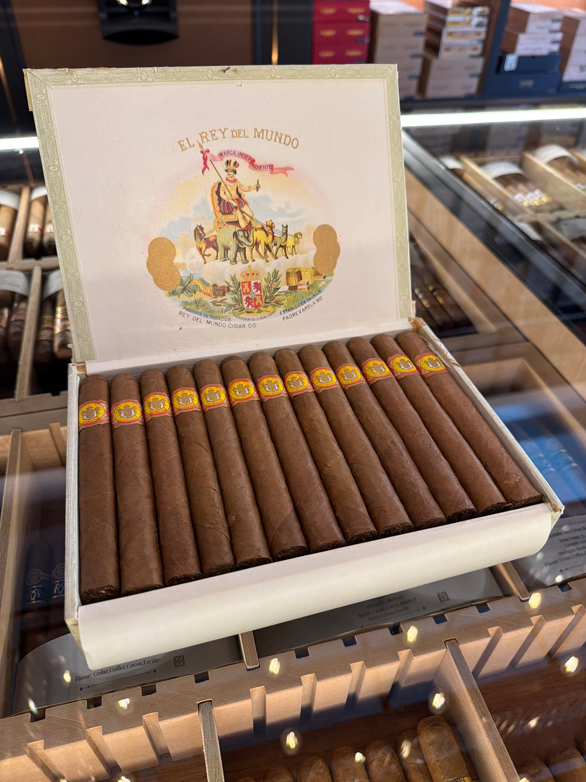 EL REY DEL MUNDO 25s Coronas De Luxe ~ 2005