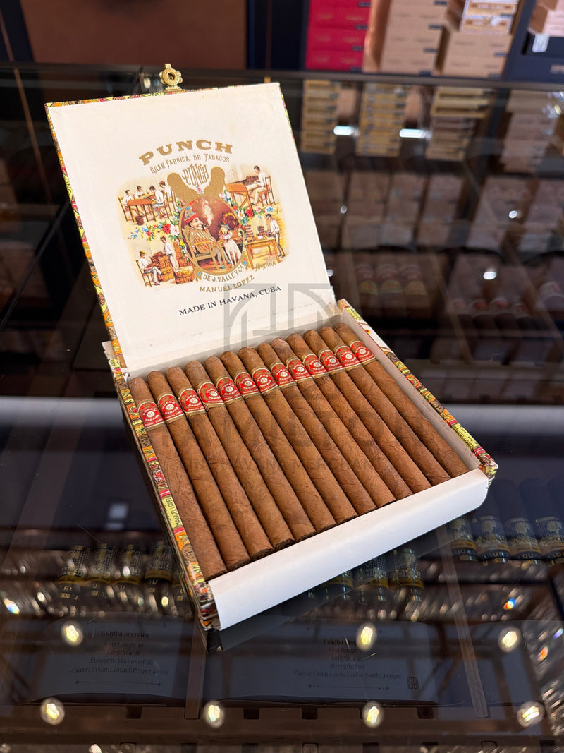 HAMILTON Punch 25s Margaritas 2007 cigars in an open decorative wooden box with vintage Cuban label artwork