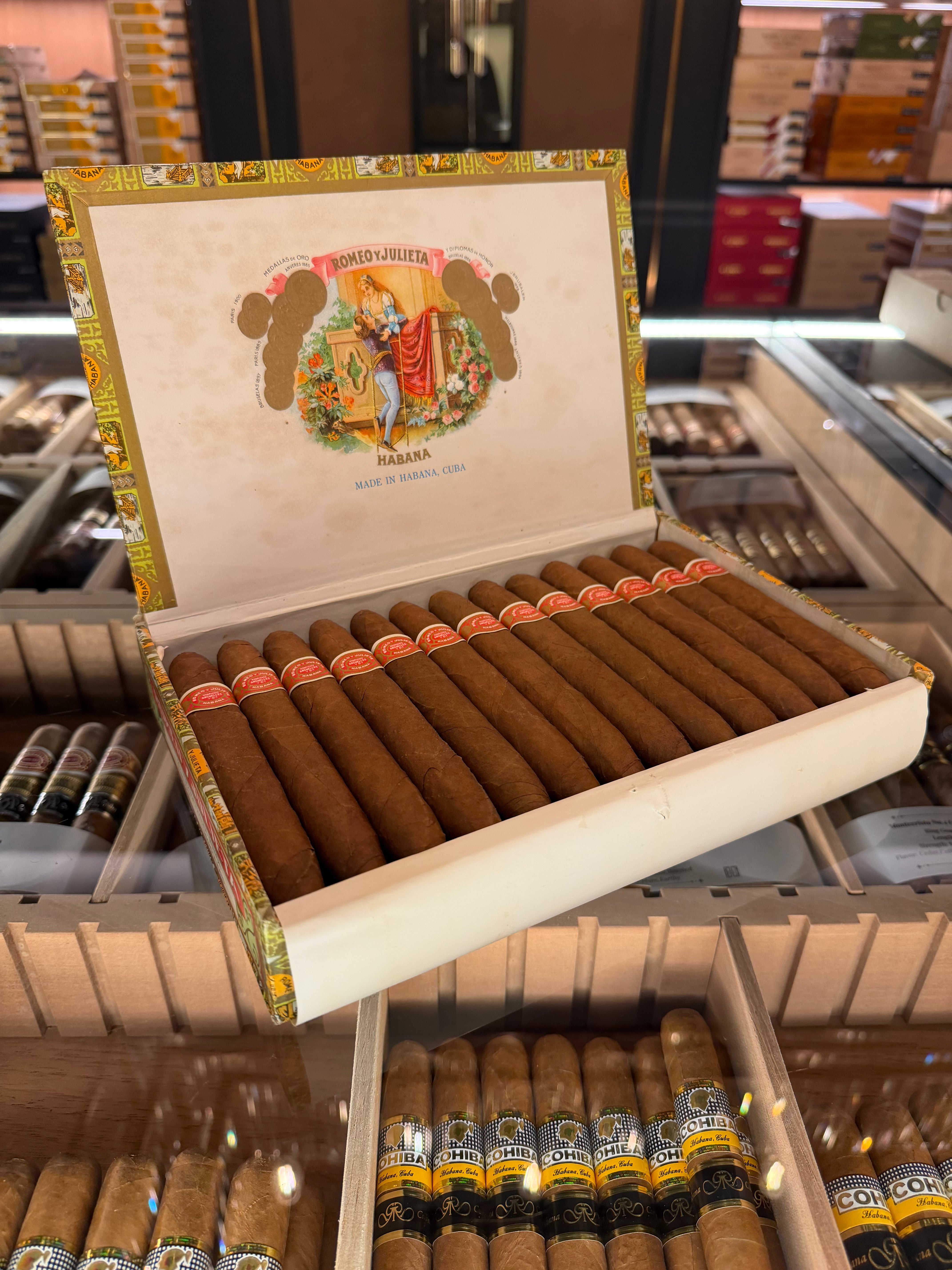 ROMEO Y JULIETA 25s Celestiales Finos ~ 2001